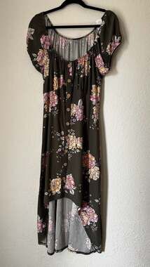 No Boundaries Juniors XXL Floral High-Low Button Front Dress with Short Sleeves